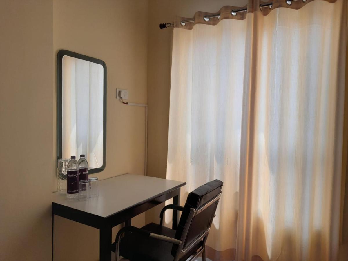 Hotel Radhika